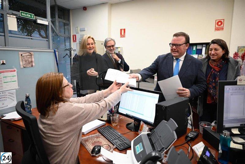 El PP propone cambios en el presupuesto para finalizar la ronda Sur de Badajoz y garantizar un aumento del 2% en los salarios de los funcionarios.