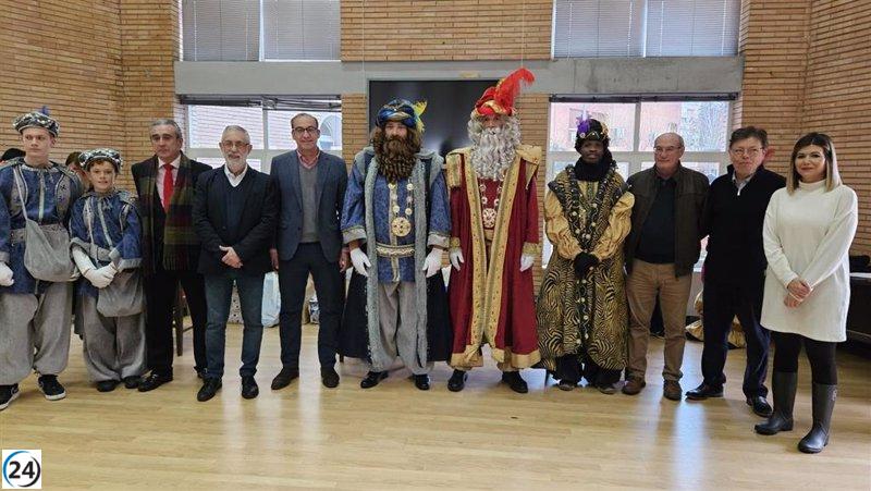 Reyes Magos hacen entrega de regalos a familias vulnerables en IMAS de Cáceres