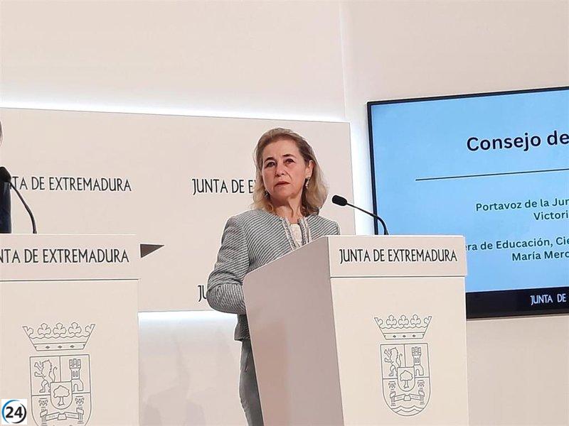 Extremadura defiende la prohibición de móviles en aulas para todos los niveles en la Sectorial de Educación.