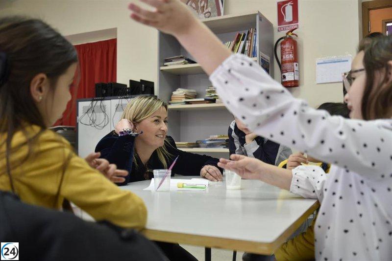 Blanca Martín destaca la importancia de involucrar a la comunidad educativa en la lucha contra las desigualdades.