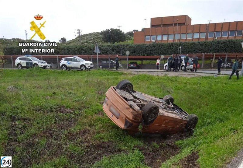 Tres jóvenes arrestados en Navalmoral tras chocar en huida de dos robos