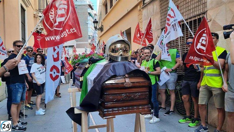 Bomberos del CPEI de Badajoz protestan por falta de personal y seguridad