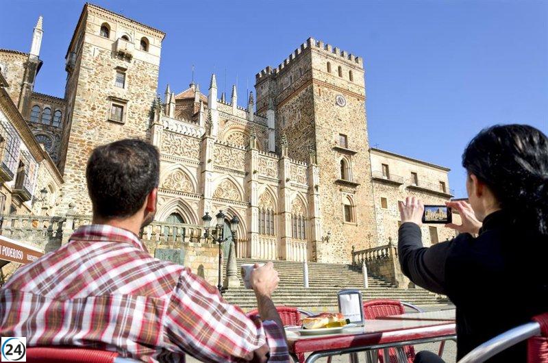El sector turístico en Extremadura registra un aumento del 4,4% en empleo, con más de 29.100 afiliados a la Seguridad Social.