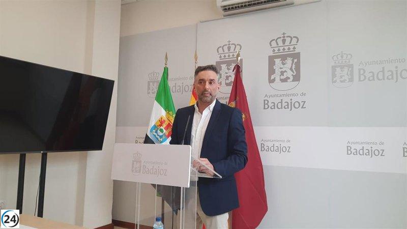 Carlos Pérez, concejal de Vox en Badajoz, se da de baja del partido y será no adscrito.