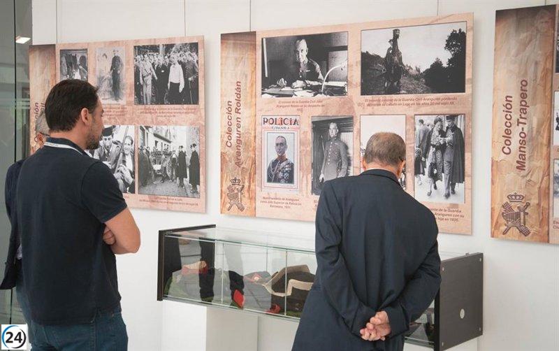 Exposición histórica de la Guardia Civil en la Asamblea de Extremadura.