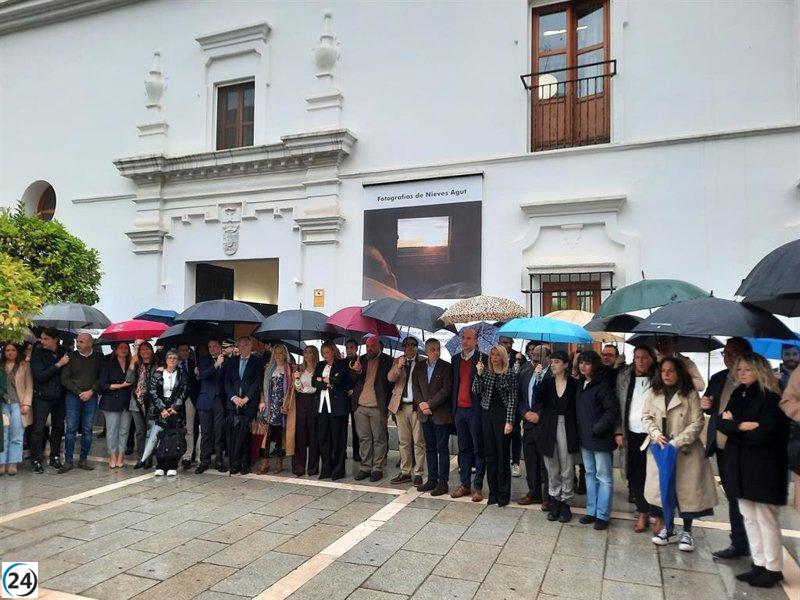 Minuto de silencio en la Asamblea de Extremadura por los afectados por la DANA.