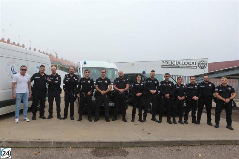Relevo de los 14 policías de Mérida destinados a la Comunidad Valenciana este domingo.