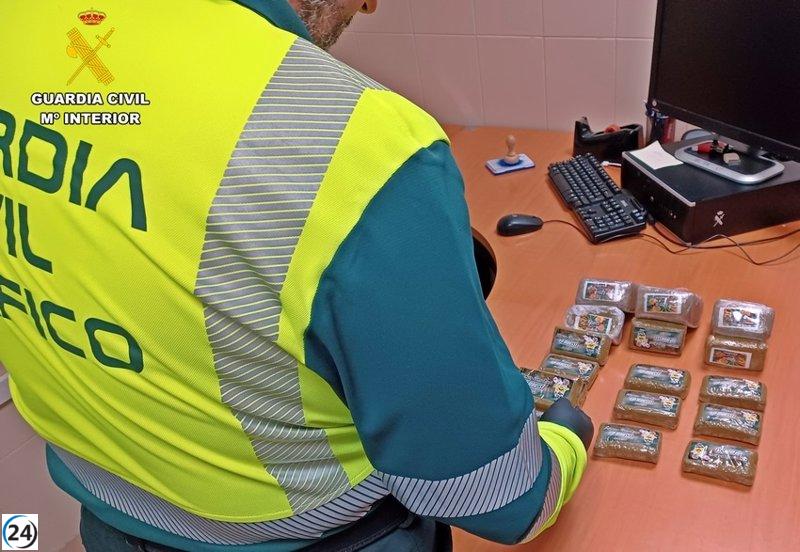 Detenido por narcotráfico tras dar positivo en drogas con 3 kilos de hachís en Calzadilla.
