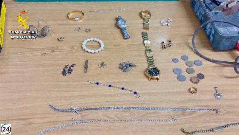 Detienen a dos sospechosos por un robo de 40.000 euros en joyas en Madrigalejo.