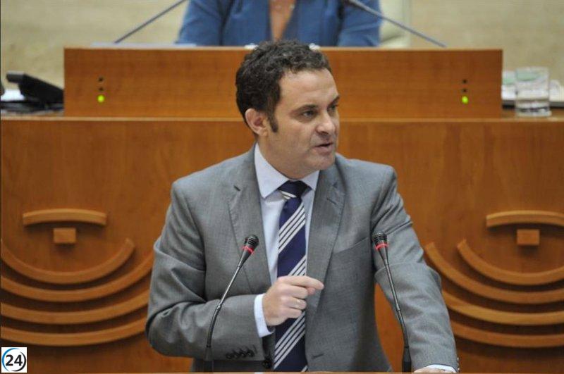 El PSOE validará la enmienda total de Unidas contra los PGEx 2025, considerados un desastre.