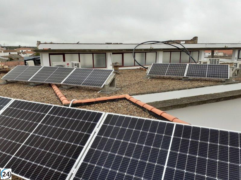 La Diputación de Badajoz otorga contrato para instalaciones solares en edificios públicos.