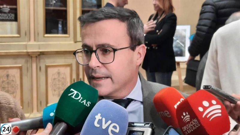 Gallardo condiciona el presupuesto a la defensa de la ley de memoria y revisión de exenciones fiscales.