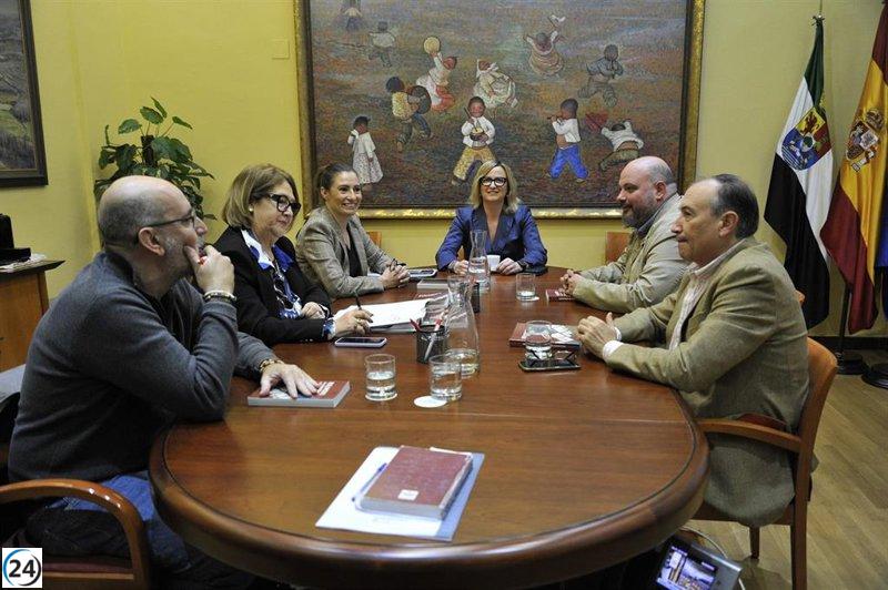 La presidenta de la Asamblea interrumpe el pleno de enmiendas tras petición de la Junta para retirar los presupuestos.