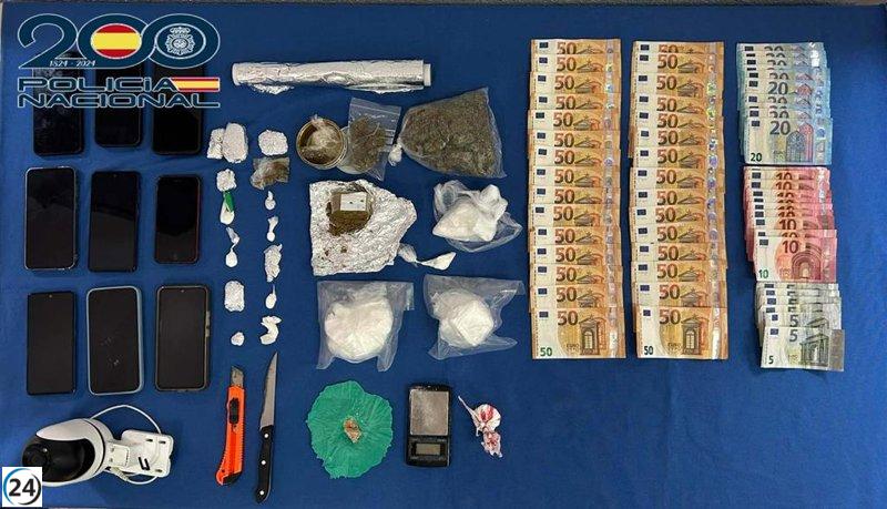 Capturan a tres sospechosos en operativo contra narcotráfico en Badajoz.