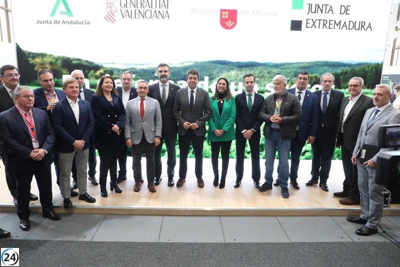 Cuatro comunidades autónomas impulsan un acuerdo para fortalecer la competitividad del sector agrícola.