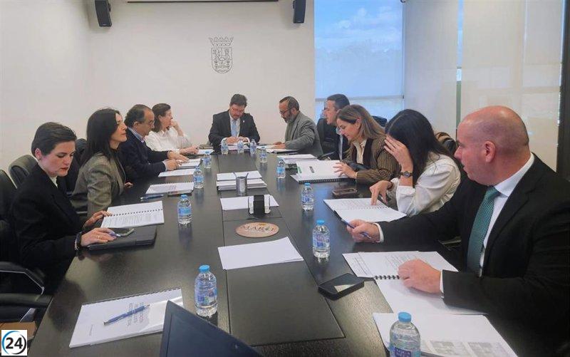 La Junta critica la exclusión de la Diputación de Cáceres de Feval como una ofensa a las instituciones.