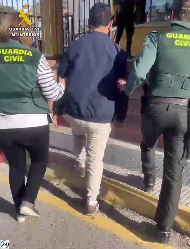 Detenidos en Ciudad Real y Abarán por difundir material pornográfico con una menor de Badajoz.