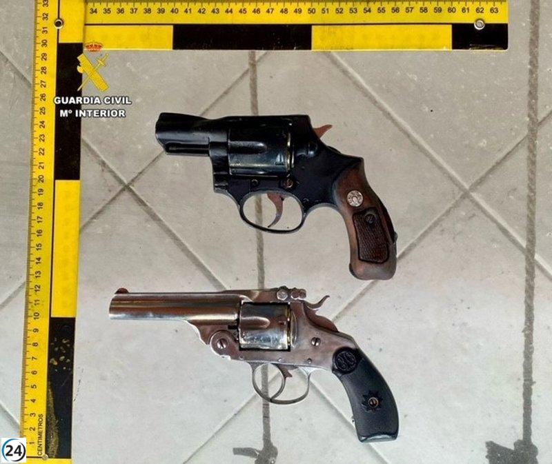Cuatro implicados en un robo a casa en Robledillo de Trujillo; tres arrestados y uno más bajo investigación.
