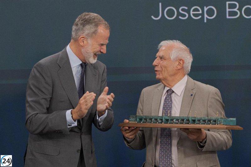 Felipe VI concede el lunes el XVIII Premio Europeo Carlos V a Josep Borrell en el Monasterio de Yuste.