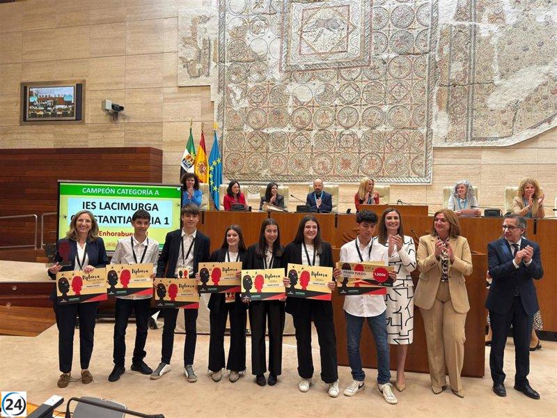Éxito de los institutos de Navalvillar de Pela y Montijo en el cuarto certamen de debate escolar de Extremadura.