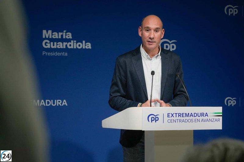 El PP acusa a Gallardo de admitir su culpa al anunciar su entrada en la Asamblea.