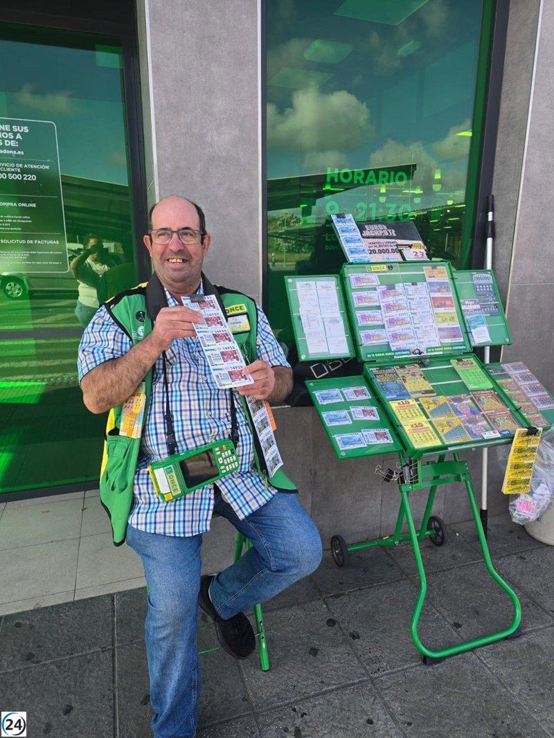 Mérida recibe un premio de 5.000 euros mensuales por 20 años, más un bono de 300.000 euros, gracias al Sueldazo de la ONCE.