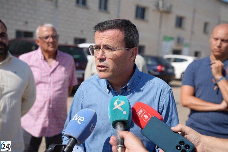 Gallardo destaca la importancia de la unidad y reconoce el esfuerzo de los medios en la lucha contra el incendio en Las Hurdes.