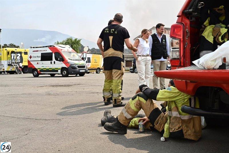 Guardiola insta a la población a mantener la calma y elogia el esfuerzo de los bomberos ante los incendios.
