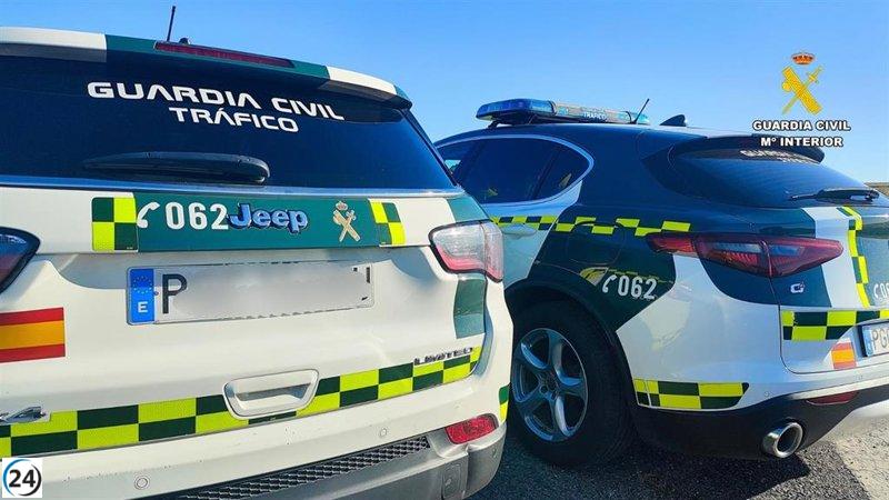 La Guardia Civil detiene a camionero en Trujillo por conducir ebrio, cuadruplicando el límite autorizado.