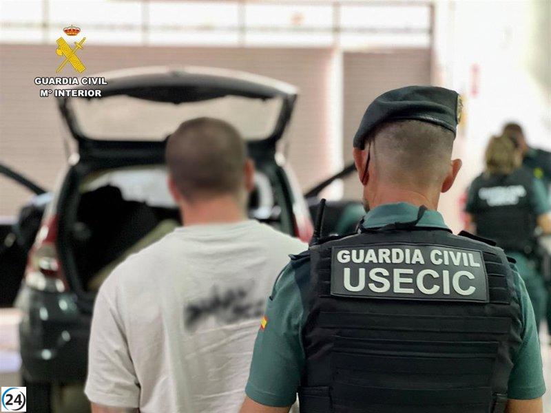 Detenido un hombre de 33 años en Cáceres con 14 kilos de hachís en su coche.