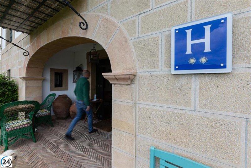 Caen un 11,2% las pernoctaciones hoteleras en Extremadura en agosto respecto al año anterior.