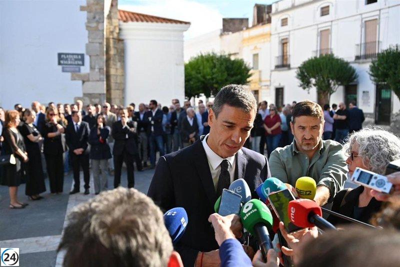 Sánchez rinde homenaje a Vara en su funeral: 