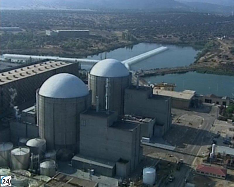 Las eléctricas Iberdrola, Endesa y Naturgy ofrecen al Gobierno prorrogar la operación de la planta nuclear de Almaraz.