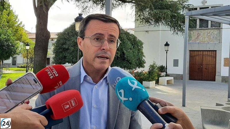 Gallardo dispuesto a ceder en presupuestos, mientras Guardiola rechaza diálogo.