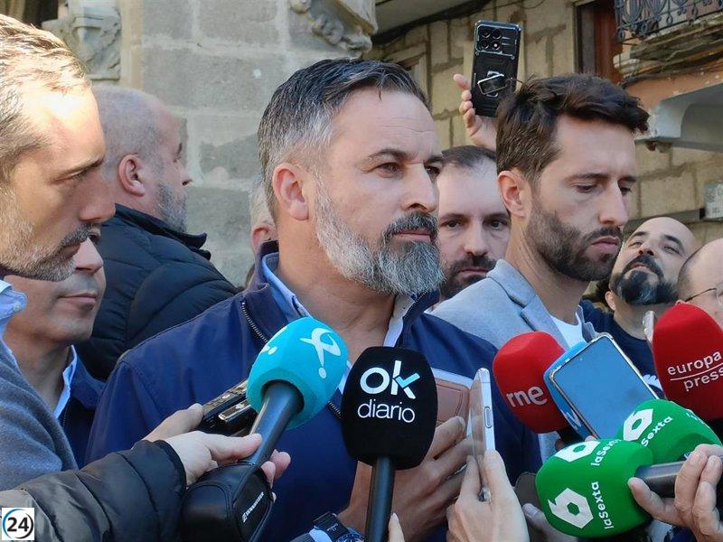 Abascal acusa a Feijóo de ofrecer a Mazón como chivo expiatorio para proteger a Sánchez por la DANA.