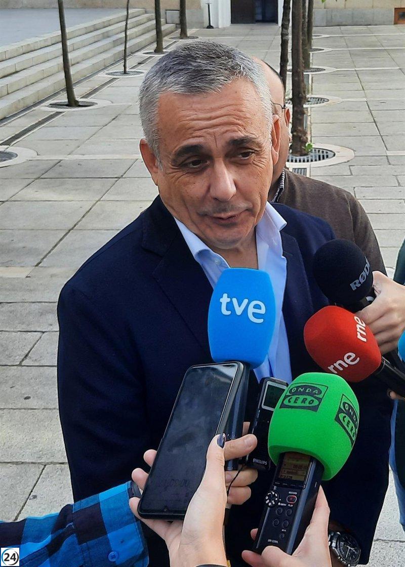 Ángel Pelayo Gordillo afirma que cualquier integrante de Vox podría ser el candidato en Extremadura.