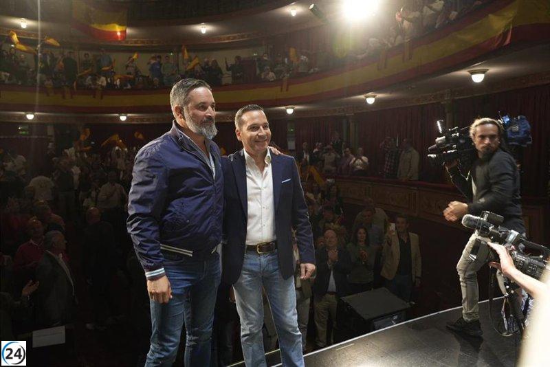 Vox designa a Óscar Fernández, portavoz en la Asamblea, como su candidato para las elecciones en Extremadura.