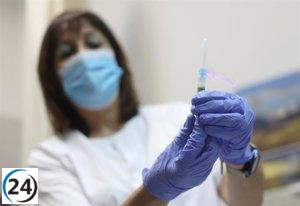 El SES extiende una semana la vacunación nocturna sin cita para gripe y Covid-19 en Extremadura.