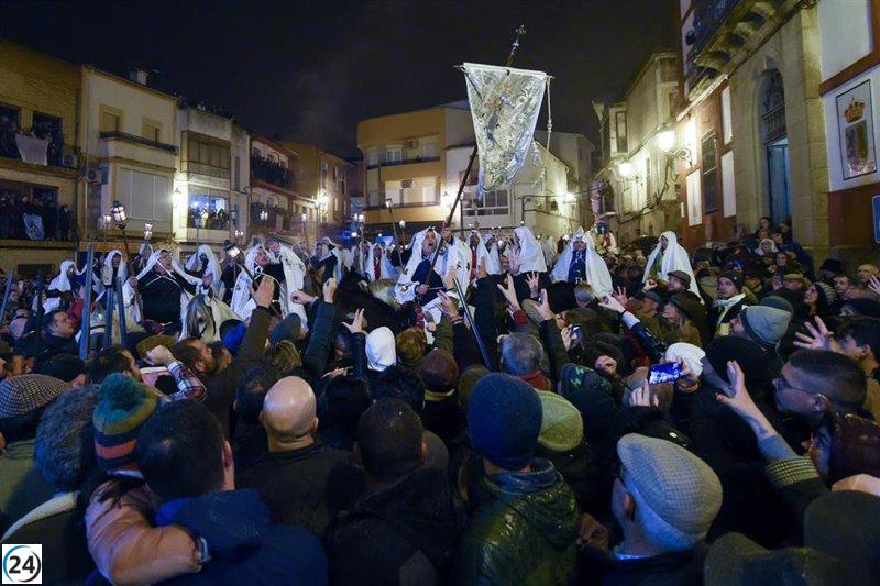 La Junta apoya a Torrejoncillo en su búsqueda por convertir La Encamisá en Fiesta de Interés Turístico Nacional.