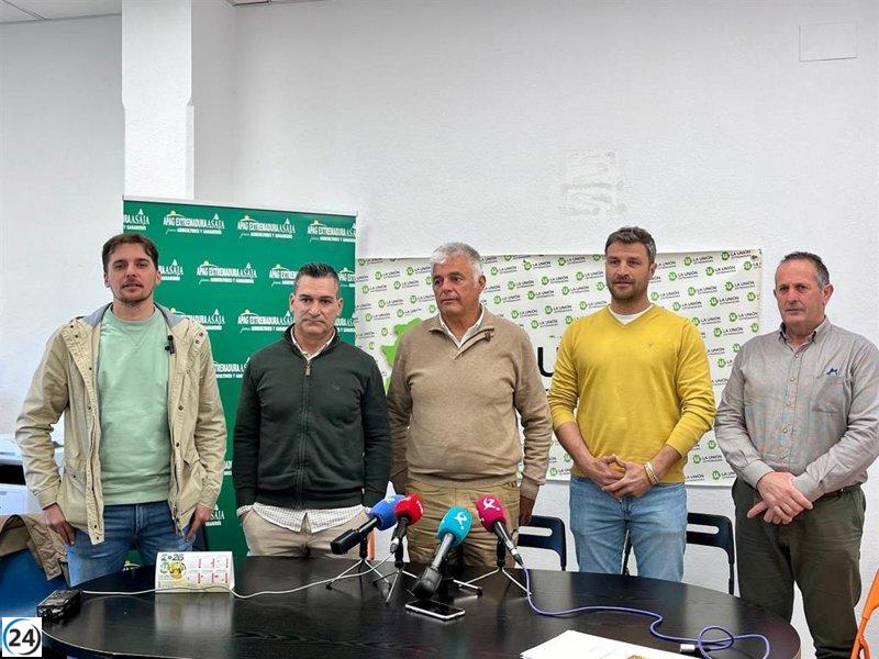 Arroceros de Extremadura se manifiestan en Badajoz para denunciar la grave crisis del sector.