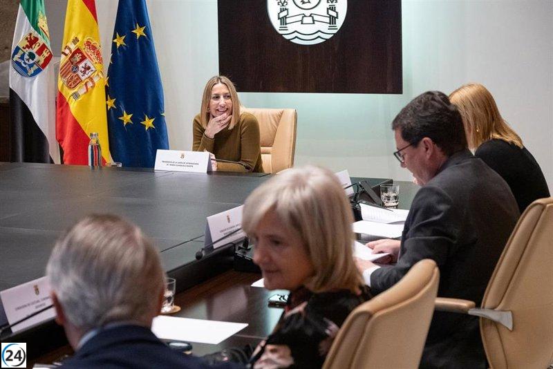 La Junta admite la relación habitual con Vox y considera urgente superar el bloqueo para nombrar a Guardiola.