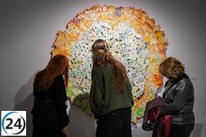 La Sala de Arte El Brocense presenta la muestra 'VE Y VE' de la artista gallega María Xosé Fernández.