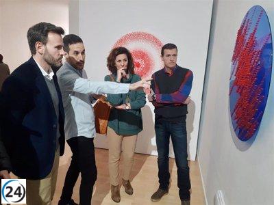 El artista Jorge Granell muestra en la salón Pintores diez de Cáceres la exhibe 'Texturas construidas'