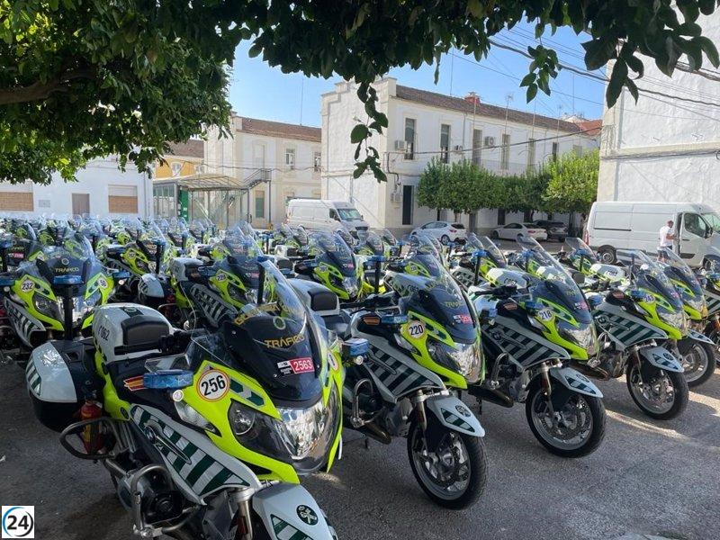 Guardias civiles de Unidad Móvil de Seguridad de la Vuelta a España harán pruebas en Mérida.