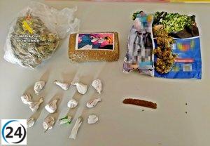 Tres individuos de Barcarrota arrestados por posesión de drogas variadas en su vehículo.