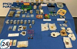 Policía arresta a dos personas en local de fumadores en el centro de Mérida con 7 kilos de marihuana y 2 de hachís.