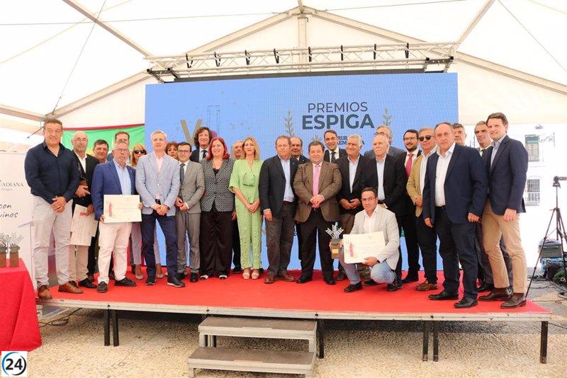 Bodegas Orán se lleva el Premio Gran Espiga 2023 de Caja Rural de Extremadura con su vino Flor Señorío de Orán.
