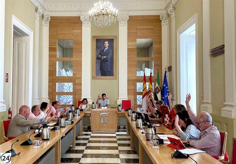 ''El Ayuntamiento de Cáceres aprueba por unanimidad declarar 'El Redoble' como Himno de la ciudad''
