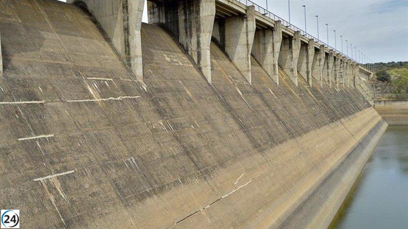 Junta se opone frontalmente al derribo de presa de Valdecaballeros.