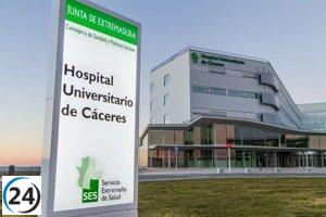 Graves heridos en accidente coche-moto en Cáceres.